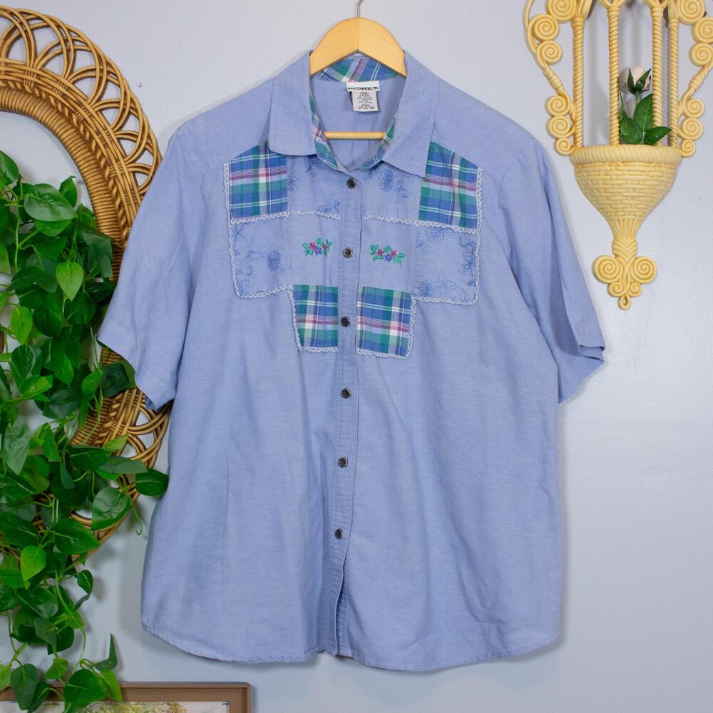VTG Chambray Shirt Plaid Patchwork Quilted Look Floral Embroidery | Light Summer